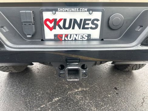 Used 2023 Chevrolet Silverado 1500 ZR2 image 14