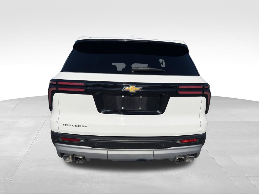 Used 2026 Chevrolet Traverse LT FWD image 7