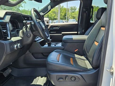 Used 2024 GMC Sierra 1500 AT4 w/ AT4 Preferred Package image 6
