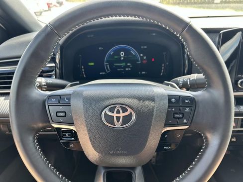Used 2025 Toyota Camry SE image 27