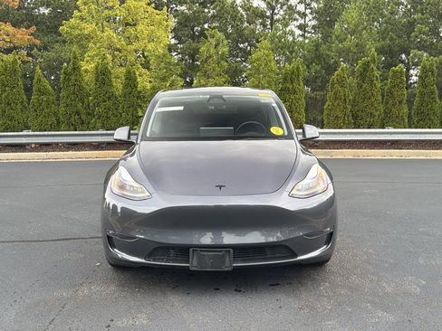 Used 2023 Tesla Model Y Long Range AWD/4WD image 9