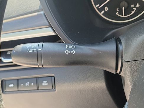 Used 2025 Nissan Altima 2.5 SV FWD image 24