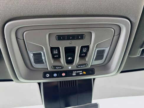 Used 2025 GMC Sierra 3500 Denali w/ Denali Reserve Package image 19