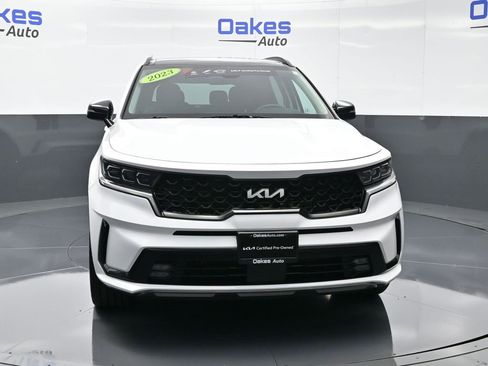 Certified 2023 Kia Sorento SX image 3