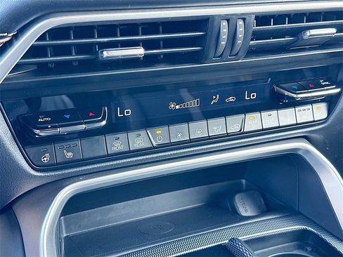 Used 2024 MAZDA CX-90 3.3 Turbo S w/ Premium Package image 16