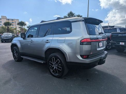 Used 2024 Lexus GX 550 w/ Accessory Package (2T) AWD/4WD image 6