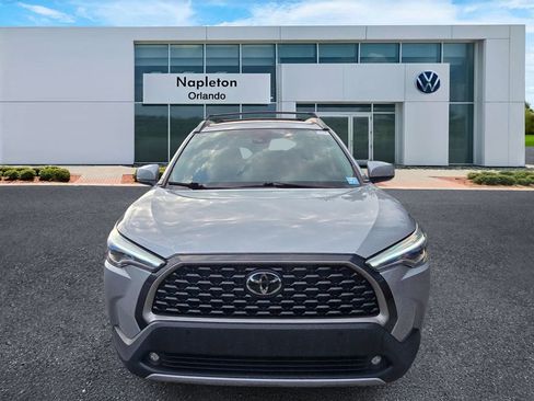 Used 2022 Toyota Corolla Cross XLE FWD image 2