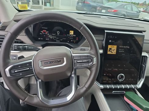 Used 2024 GMC Acadia Denali AWD/4WD image 8