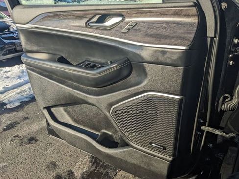 Certified 2022 Jeep Grand Cherokee Limited image 21