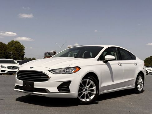 Used 2020 Ford Fusion SE FWD image 1