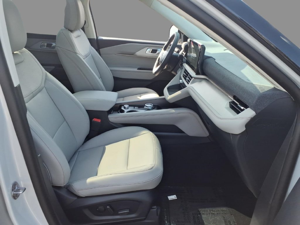 New 2026 Ford Explorer Active w/ Active Comfort Package AWD/4WD image 12