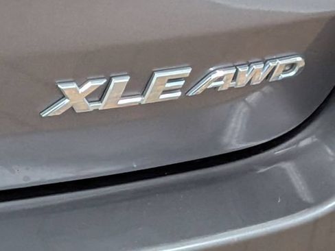 Used 2016 Toyota Highlander XLE AWD/4WD image 9