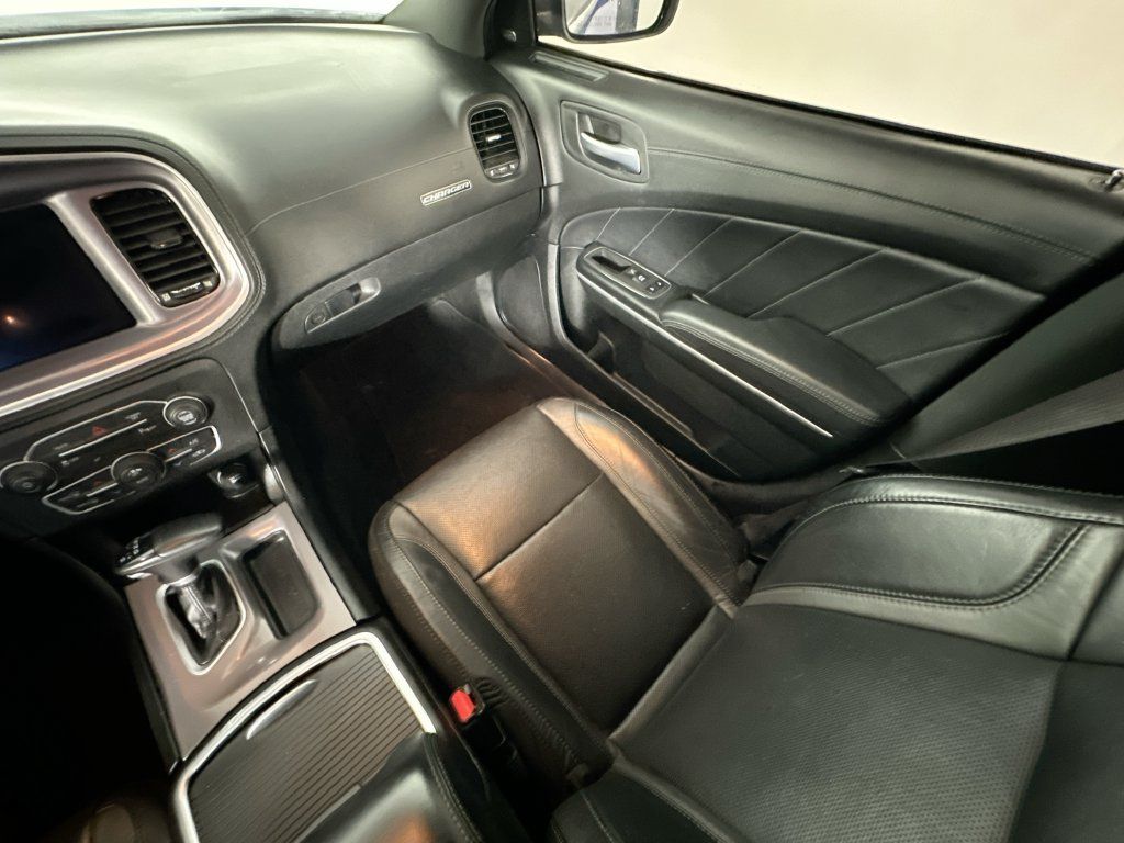 Used 2022 Dodge Charger SXT w/ Plus Group RWD image 11