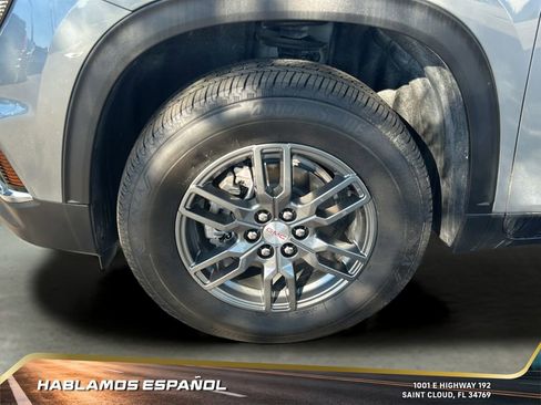 Used 2025 GMC Acadia Elevation image 10