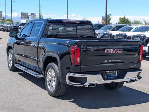 Used 2022 GMC Sierra 1500 SLT AWD/4WD image 3