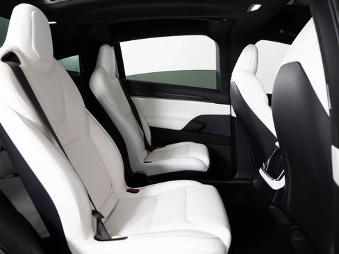 Used 2022 Tesla Model X Plaid image 26