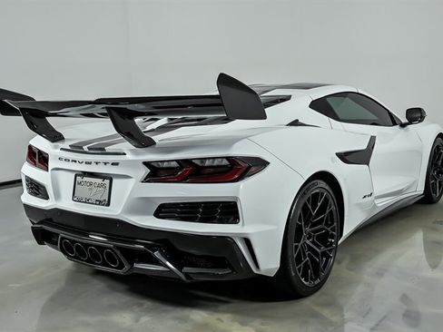 Used 2026 Chevrolet Corvette ZR1 w/ ZR1 Carbon Fiber Aero Package RWD image 10