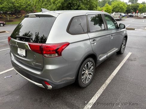 Used 2017 Mitsubishi Outlander ES FWD image 5