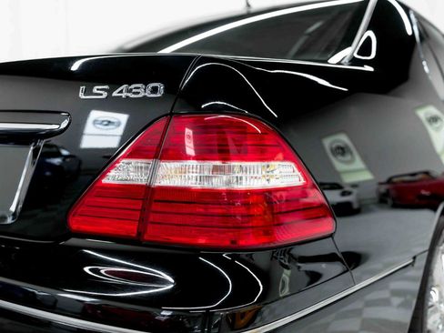 Used 2004 Lexus LS 430 RWD image 23