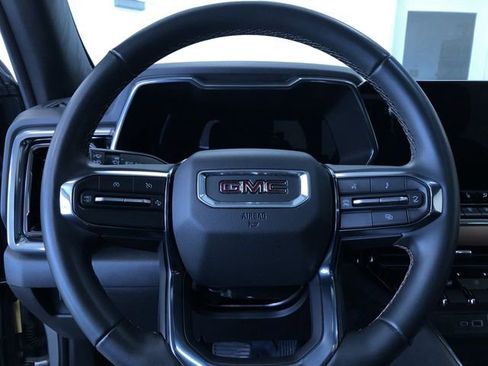 Used 2024 GMC Canyon AT4 w/ Technology Package image 19