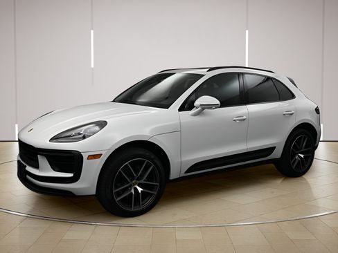 Used 2023 Porsche Macan AWD/4WD image 4