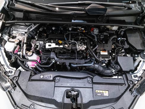 Certified 2025 Toyota Prius XLE FWD image 34