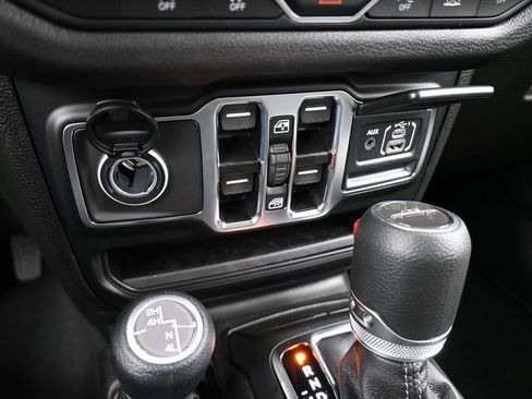 New 2026 Jeep Gladiator Sport image 18