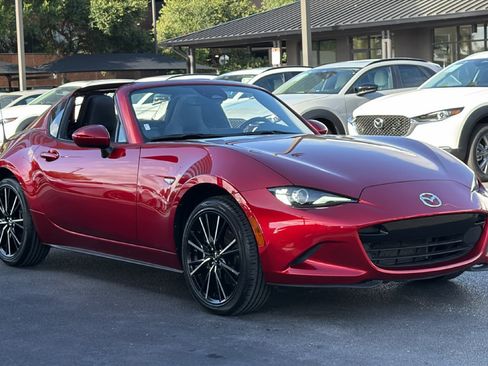 Used 2025 MAZDA MX-5 Miata RF Grand Touring RWD image 11