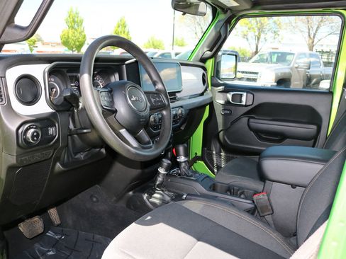 Used 2025 Jeep Gladiator Sport AWD/4WD image 7