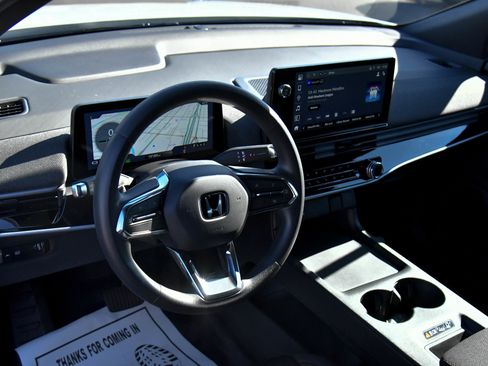 Used 2024 Honda Prologue EX image 16