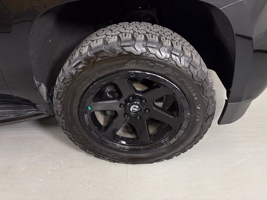Certified 2020 Chevrolet Tahoe Premier AWD/4WD image 12