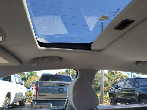 Used 2018 Hyundai Sonata SEL w/ Winter Weather Package image 21