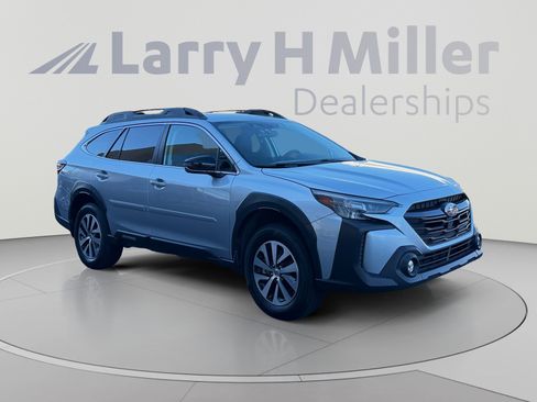 Used 2023 Subaru Outback Premium AWD/4WD image 7