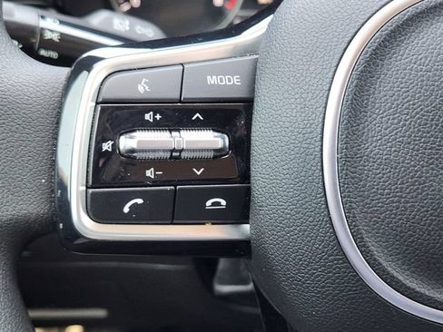 Certified 2023 Kia Sorento LX FWD image 27