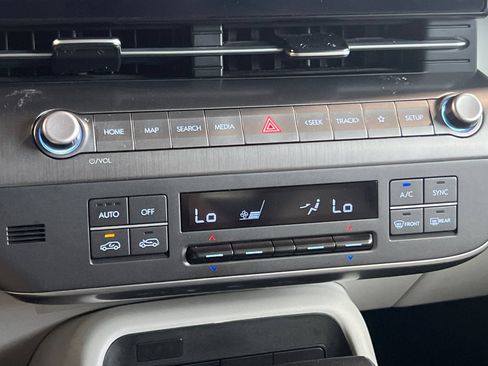 Used 2024 Hyundai Kona SEL FWD image 27