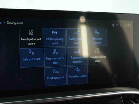 Used 2025 Lexus LX 700h F Sport image 47