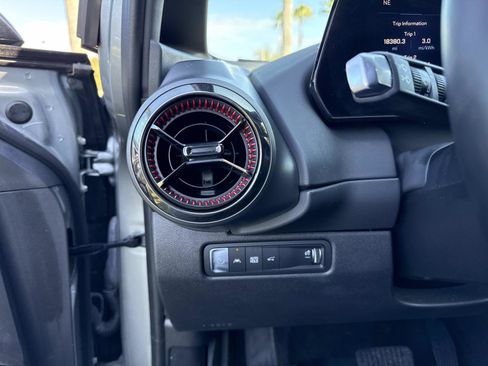 Used 2024 Chevrolet Equinox EV RS image 33