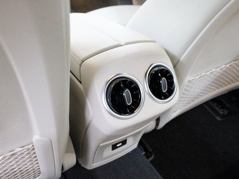 Used 2025 Mercedes-Benz CLA 250 image 5