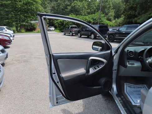 Used 2010 Toyota RAV4 2WD image 14