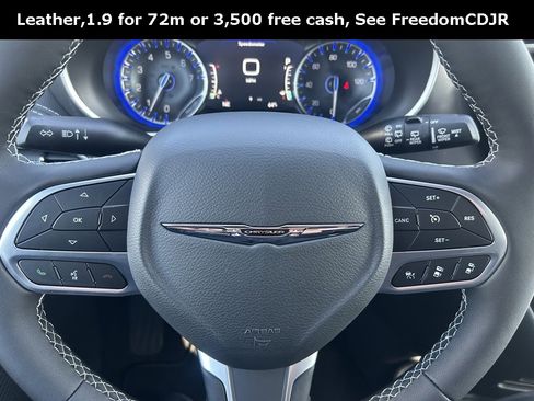 New 2026 Chrysler Pacifica Select image 18