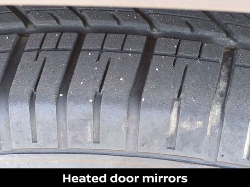 Used 2023 Toyota Highlander LE image 12