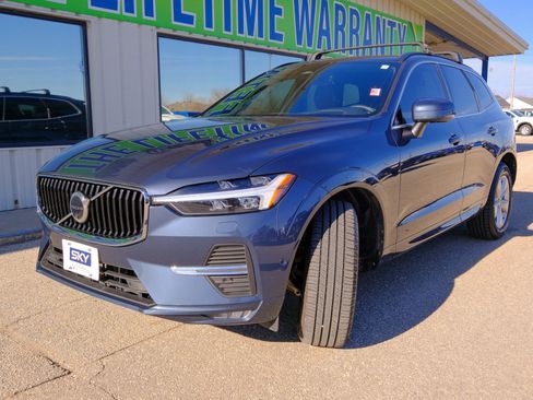 Used 2022 Volvo XC60 B5 Momentum image 1