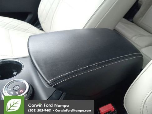 Used 2018 Ford Explorer Platinum image 19