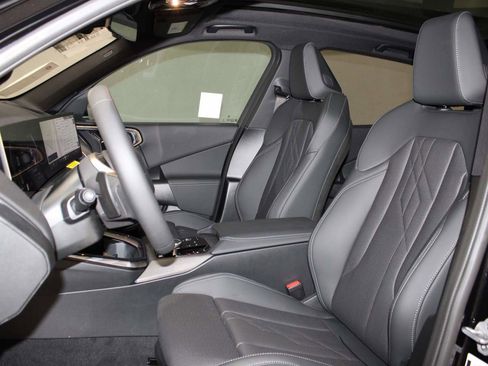 Certified 2025 BMW X3 xDrive30i w/ Convenience Package image 14