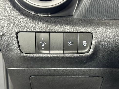 Certified 2023 Hyundai Kona SE image 19