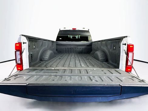 Certified 2022 Ford F350 Platinum image 21