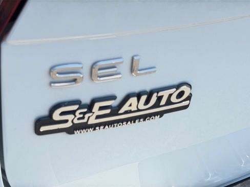 Used 2023 Volkswagen Tiguan SEL R-Line AWD/4WD image 13