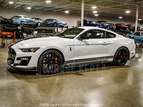 Used 2020 Ford Mustang Shelby GT500 w/ Technology Package RWD image 4