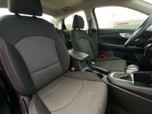 Used 2022 Kia Forte LXS FWD image 13