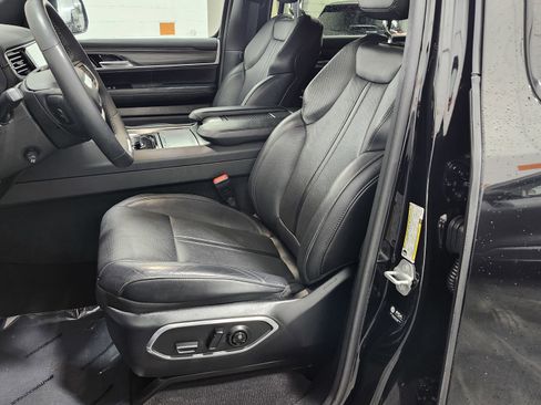 Used 2023 Jeep Wagoneer Series II image 28